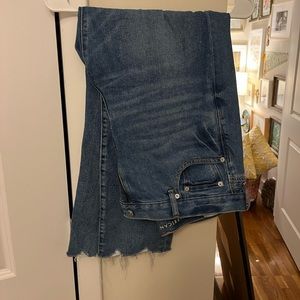 AMERICAN EAGLE mom jeans